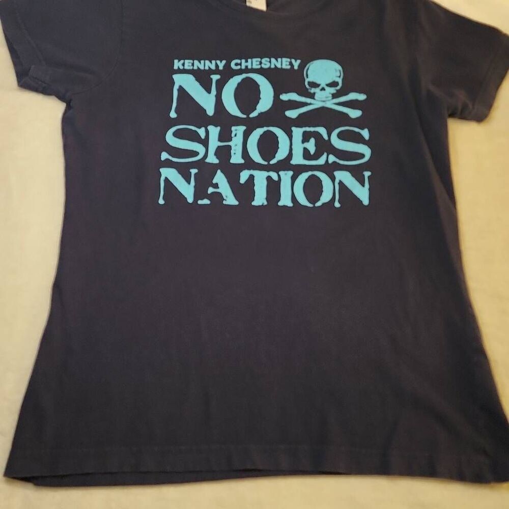 Live And Tell Kenny Chesney Navy Blue Tshirt With Graphics Size ladies Medium